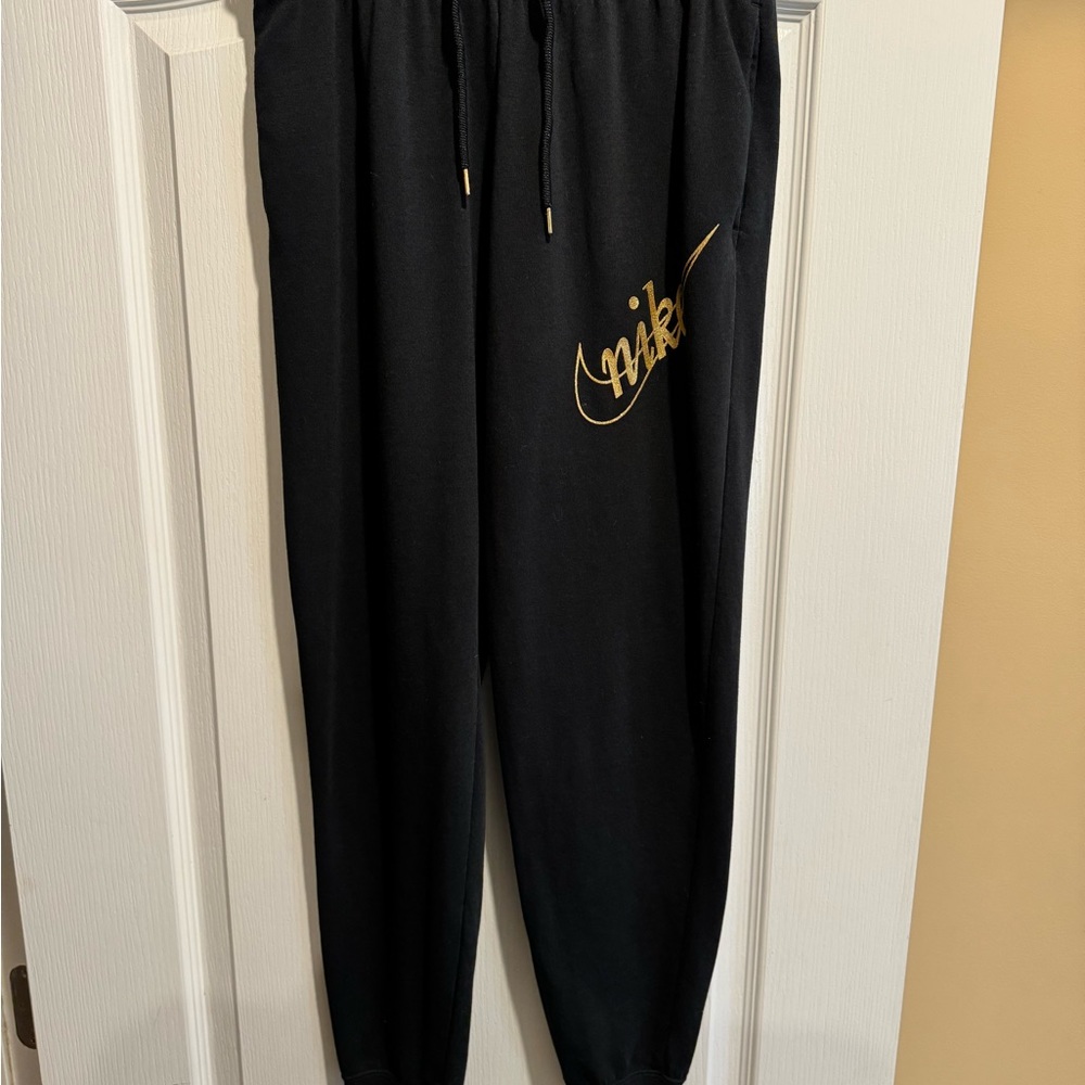 Women’s Nike Sweat Pants Small